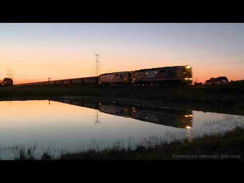 2KQ5 Pacific National Grain Train At Sunset - PoathTV Australian Rail Transport