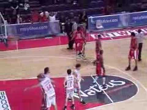 21 01-12-07 Antwerp-BCO - Titus scoort + bonusvrijworp.mpg