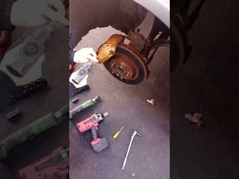 Removing G35 Brembo brake Calipers