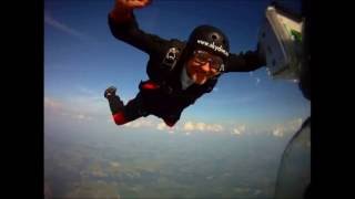 Tony Wyrostek skydiving 2012,07,15, jump #31, Taylorville, IL.