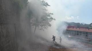 fiamme-e-fumo-a-due-passi-dall-amatucci-video-e-foto