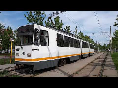 Tramvaiul V3A-93 #186 părăsind Stația Complex Comercial Titan pe Linia 27