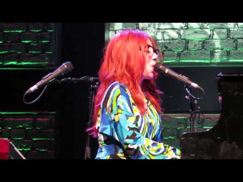 Tori Amos Brussels May 28th  2014 Famous Blue raincoat