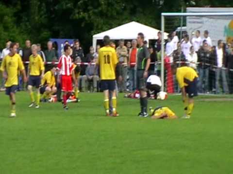12/06/2009 Relegationsspiel SC Heroldstatt - TSV Blaustein Zusammenprall
