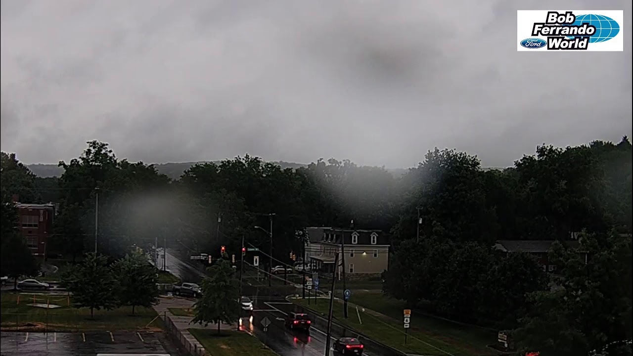 Live webcam view of Meadville Main Street Crossing