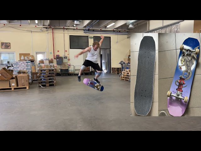 Vídeo relacionado con Powell Peralta Andy Anderson Vajra Camisetas, Azul/claro, L