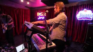 Royal Bangs - "Brainbow" | a Do512 Lounge Session