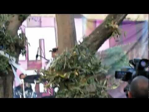 Chaim Yisrael singing simchas beis hashoeiva in chevron "Bakapayim" and L'haamin".