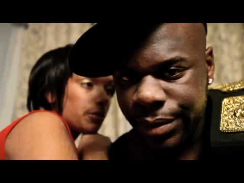 WILLAXXX BOOBi "CELIBATAIRE A VIE"