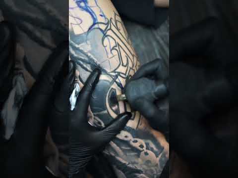 Cool realistic piece by Mirko Ponti