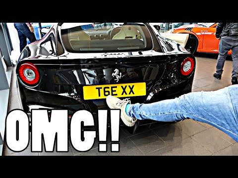 Dėklas Ferrari FESAPCABK AirPods Pro dangtelis juodas/juodas On Track PU Carbon video