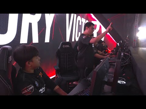 "2-0" hand gestures by Kingslayer Armel after winning game 1 vs OG