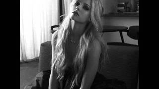 Love Revolution - Avril Lavigne