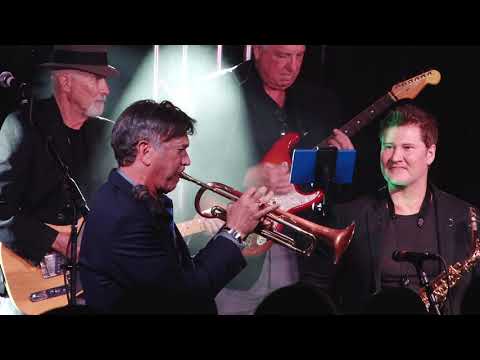 East Coast Party Band - "How Sweet It Is" featuring Rick Braun & Michael Lington