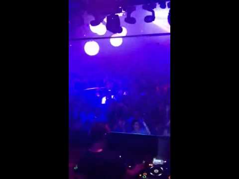 Tiesto at Pacha Ibiza playing Lykke Li 'I Follow River's (Sam Young 2012 Stadium Bootleg)