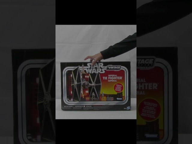 Vídeo relacionado con Póster de Star Wars Halcón Milenario Tie Fighter Battle Camiseta