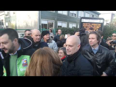 Salvini insulted: "You're thieves and money-grubbers. The school is falling apart."