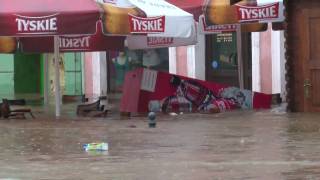 preview picture of video 'Powódź Leśna dokument dla ludzi i władz 07 sierpnia 2010'
