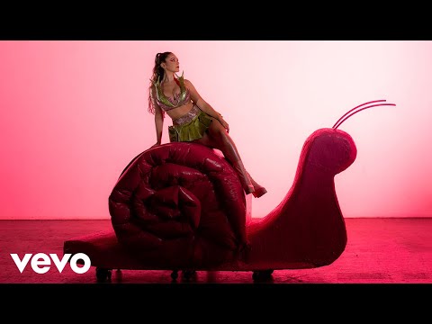 Mia Mormino - Bug Pop (Official Music Video)