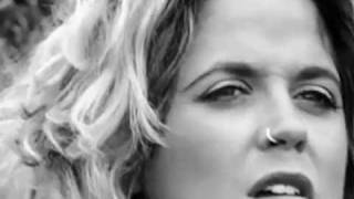 Amy Wadge - Hold Me