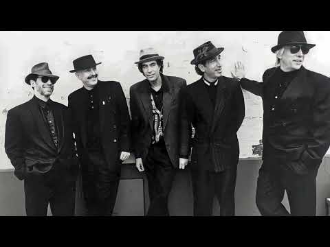 Looking For An Echo - Kenny Vance