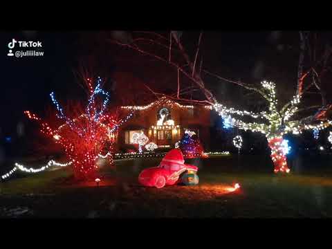 Bowmanville, ON - Old Scugog Road Drive Thru Christmas Lights 2020