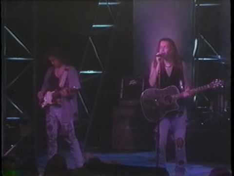 World on Edge - LIVE - Wash the Rain