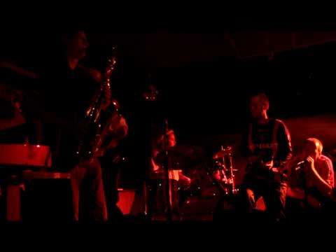 Kerpomullets - Hernevehje (live 2.10.2010)