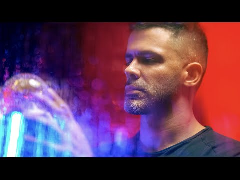 Sirvan Khosravi - Divoonegi (Official Music Video)