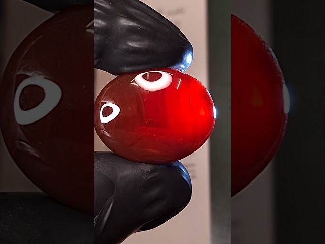 حجر عقيق طبيعي كرزي يماني مفحوص و موثق بشهادة مختبر