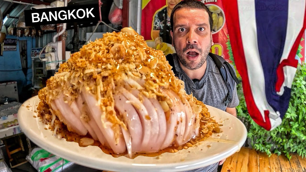 Foods in Bangkok that no one shows you!! 🇹🇭