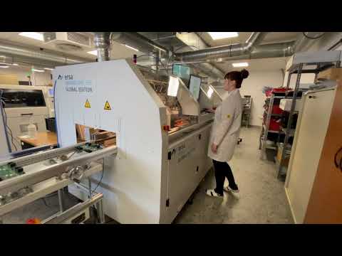 Albacomp EA - Szelektív forrasztó állomás ERSA Versaflow 3/35 működés közben