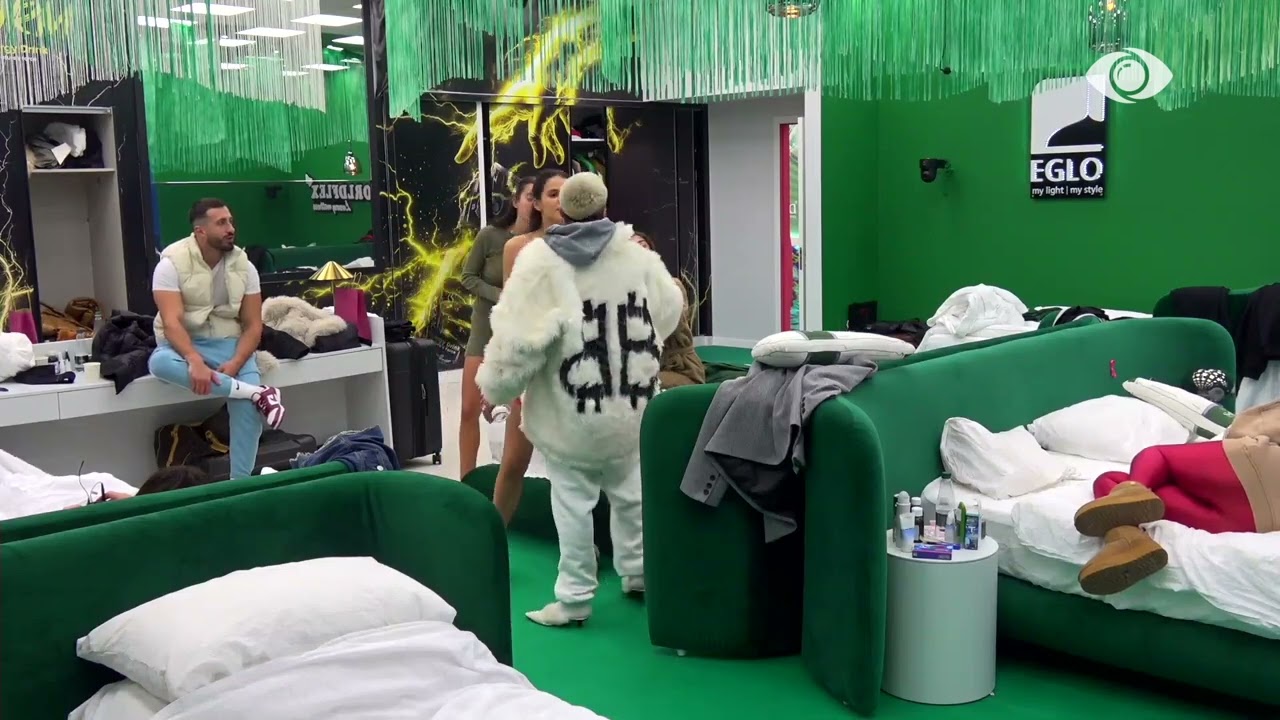 Nuk kam asnjë lloj kontakti me ty…/ Vijon debati mes Rizartës dhe Gjestit