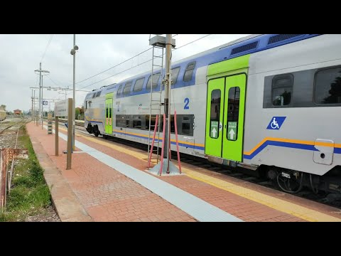 HD - Treno TAF n°77 sul Regionale (R 17010) Rovigo - Venezia S.L. in partenza da Terme Euganee