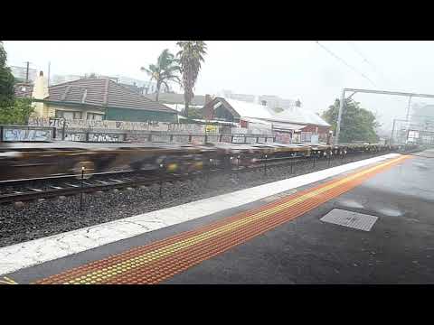Carriage Transfer Freight Train - 8122 - Middle Footscray15/04/2018