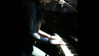 "Hide Away" (避风港) by Wanting (曲婉婷) ! Live in Beijing 2.18.2011 at CD Blues Cafe & Blues!