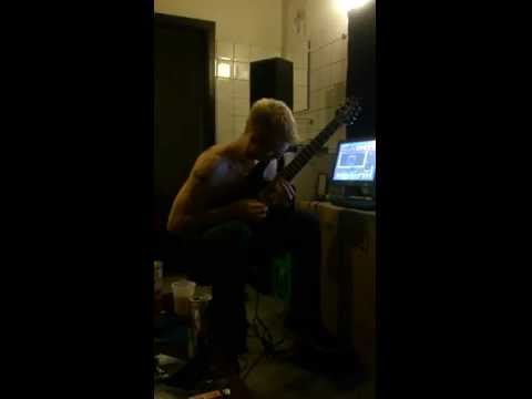 GoreDrummer - 300BPM Speed Pick Practice -