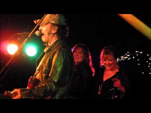 It's All Over Now - Soozie Tyrell ft. Bruce Springsteen (The Stone Pony, 2 May 2003)