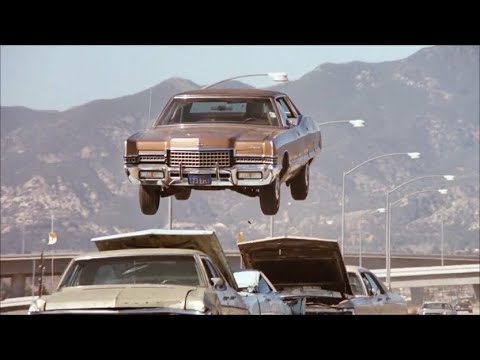 '78 LTD Country Squire chases '71 Plymouth Satellite, explosion