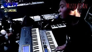 Download lagu Peterpan - Di Atas Normal ( RCTI Live 2005 ) mp3