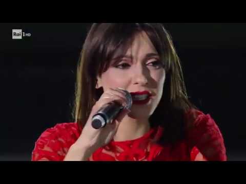 Simona Molinari omaggia Mina con "Città Vuota" - Una storia da cantare 22/02/2020