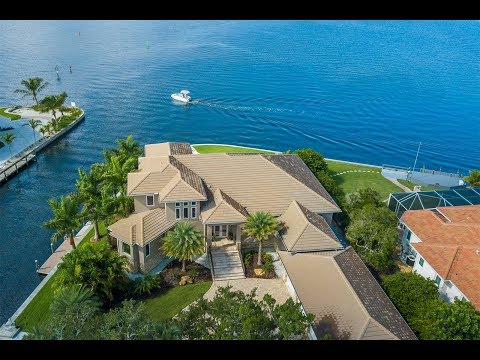 Stately Waterfront Residence in Sarasota, Florida | Sotheby's International Realty