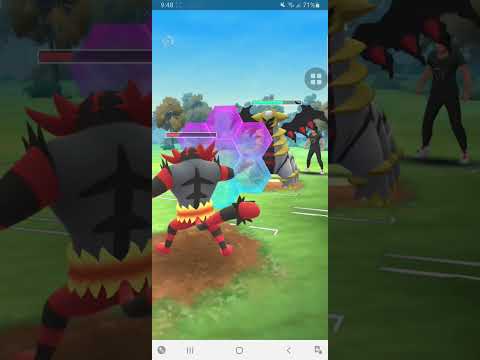 GO Battle League #clefable #incineroar #empoleon VS #giratina #sylveon #charizard #ultraleague 🐷🐯🐧