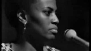 AFRICA CANTA-MIRIAM MAKEBA..POLE MAZEE.