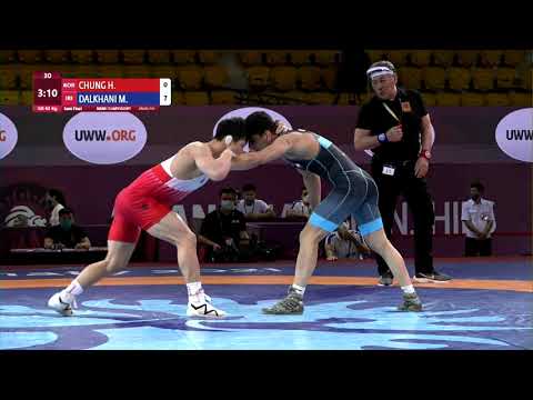 1/2 GR - 63 kg: H. CHUNG (KOR) v. M. DALKHANI (IRI)