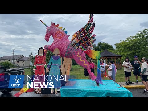 Kahnawà:ke's first pride parade draws hundreds | APTN News