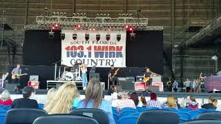 Danielle Bradbery singing Can't Stay Mad