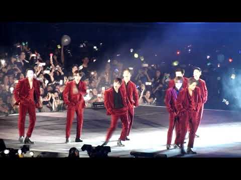 EXO "Love Shot" Fancam SMTOWN CHILE 2019