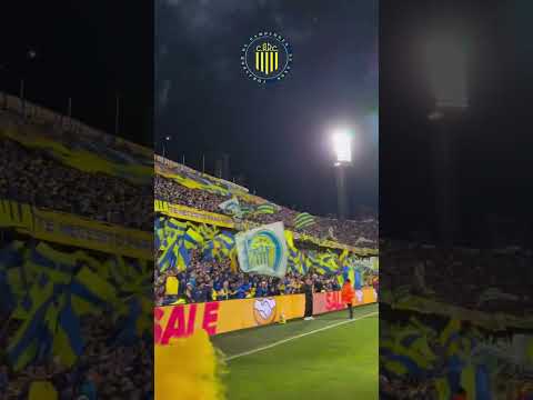 "Entra la barra brava de Los Guerreros de Rosario Central anoche vs Racing" Barra: Los Guerreros &bull; Club: Rosario Central &bull; País: Argentina