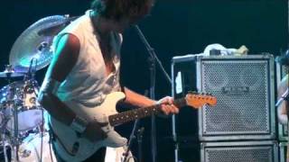 Bonnaroo 2010- Jeff Beck live playing Lilac Wine with Imelda May HD.mpg